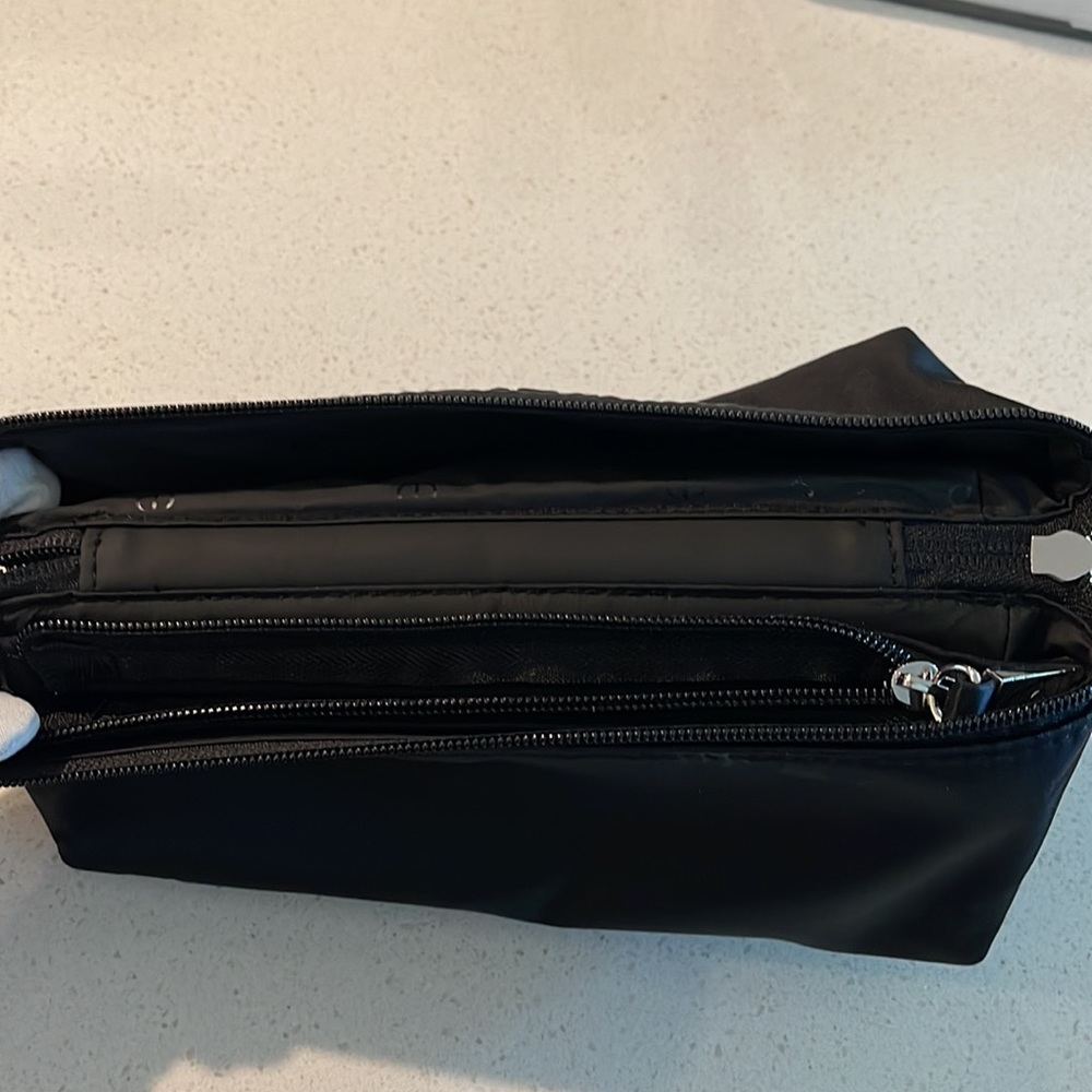 Christian Dior Makeup Bag - Picture 4 of 5